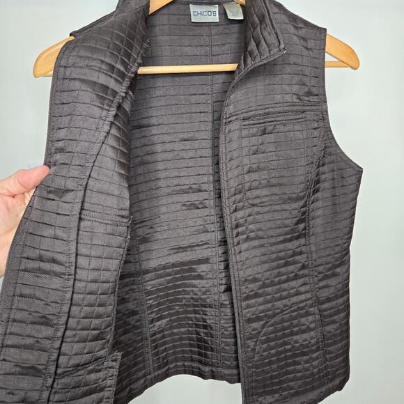 Chico's Quilted Dark Green/Gray Quilted Waffle Pattern 2way Zip Vest Sz 0/Small - Picture 9 of 10